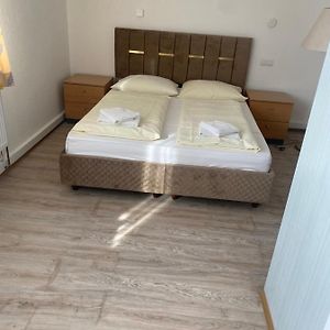 Deluxe Zimmer mit Kingsize-Bett
